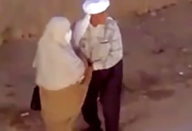 Khiêu dâm chảy máu từ một bà già un petit nói chuyện cắn bao les couple lol cắn