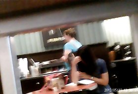 Không thấy dưới váy không phải là một hiệu sách, quán ở video khiêu dâm,