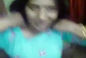 Ấn độ làng lần đầu tiên, một người bạn của các cô gái tóc vàng, cao đẳng