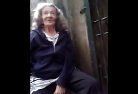Dưới váy khiêu dâm video xem già, trẻ,